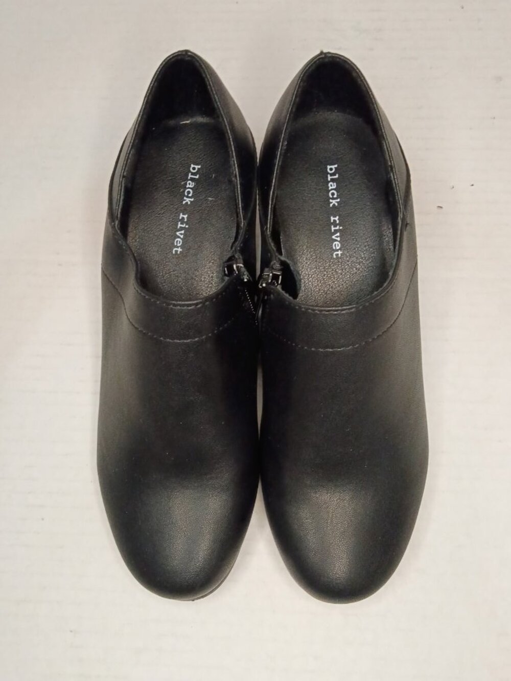 Black Rivet Marine Black Side Zip Ankle Booties Women’s 5.5M